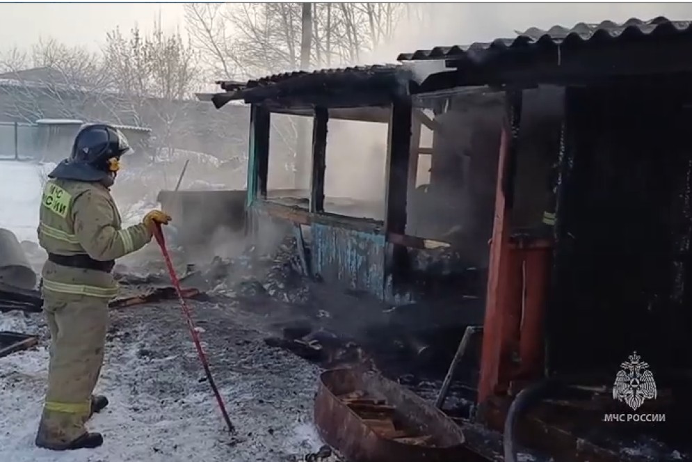 Мать вышла за углем на несколько минут: на пожаре в Минусинске погиб ребенок