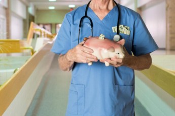 В Хакасии осудили бывшего врача ветслужбы за коррупцию