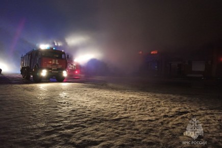Три человека погибли во время пожара на турбазе в Хакасии