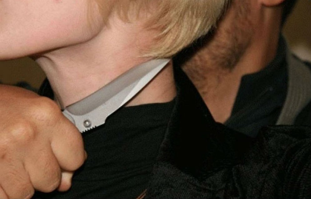 Черногорца будут судить за то, что он ограбил приютивших его друзей