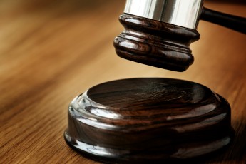 За нападение на инспекторов ГИБДД житель Алтайского района получил год принудительных работ