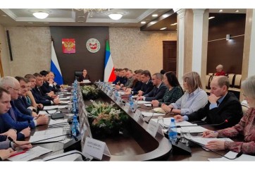 В Хакасии подвели итоги исполения нацпроектов в 2025 году: лидерство в СФО и проблемы со строительством