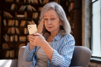 В Абакане две пенсионерки лишились 3 млн рублей из-за телефонных аферистов