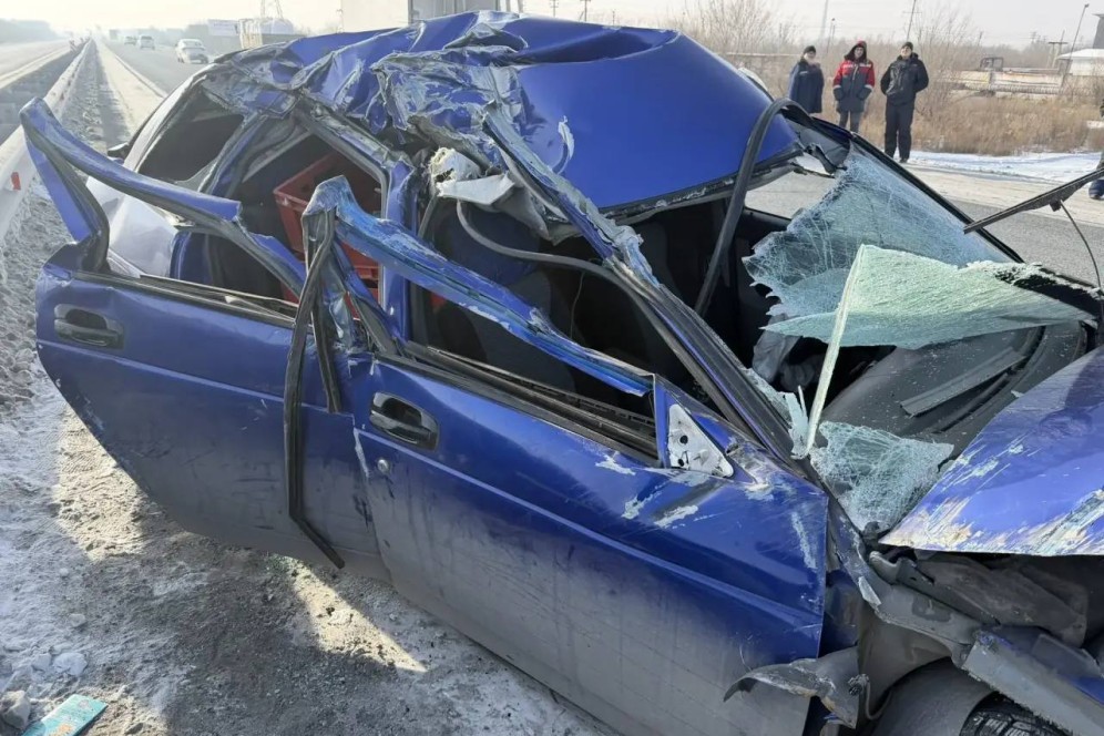 На трассе "Енисей" в Хакасии "Priora" не поделила дорогу с МАЗом