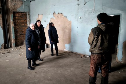 В Черногорске по нацпроекту «Семья» ремонтируют помещение для детской библиотеки