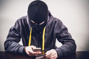 Житель Абакана потерял 2 млн рублей, пытаясь отменить фальшивые кредиты