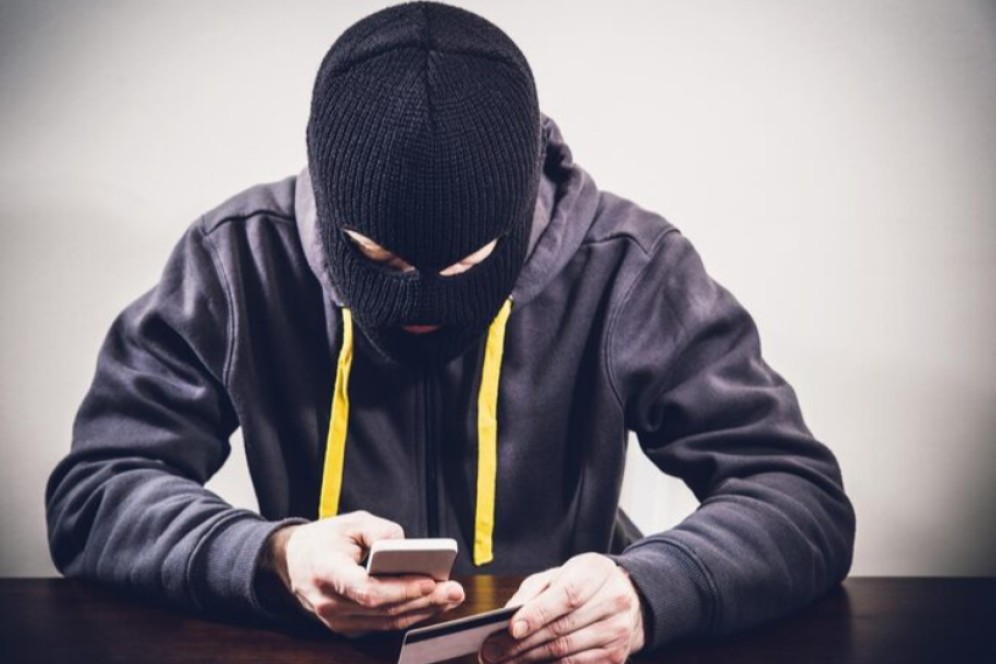 Житель Абакана потерял 2 млн рублей, пытаясь отменить фальшивые кредиты