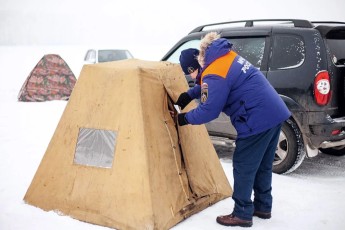 МЧС: толщина льда на водоемах Хакасии достигает 1 метра