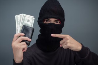 Эксперт предупредила об опасности фото паспортов и СНИЛС в смартфонах