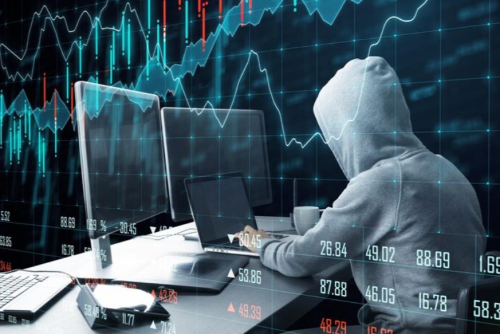 В Абакане женщина потеряла 450 тыс. рублей, поверив мошенникам-инвесторам