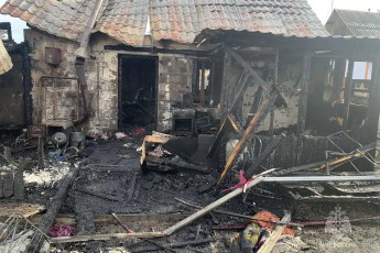 Печь установили слишком близко к стенам: в Абакане сгорел дом в СНТ