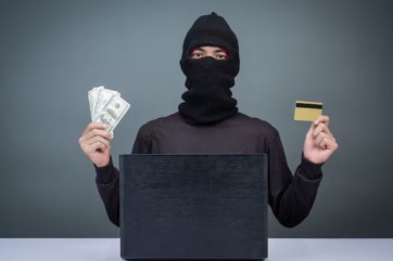 Абаканка поверила "налоговикам" и лишилась 1,1 млн рублей