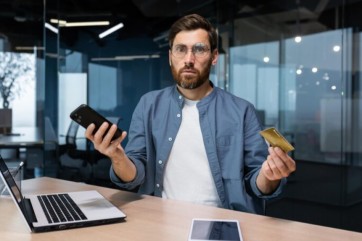 22-летнего жителя Хакасии осудили за оформление микрозаймов с чужого номера