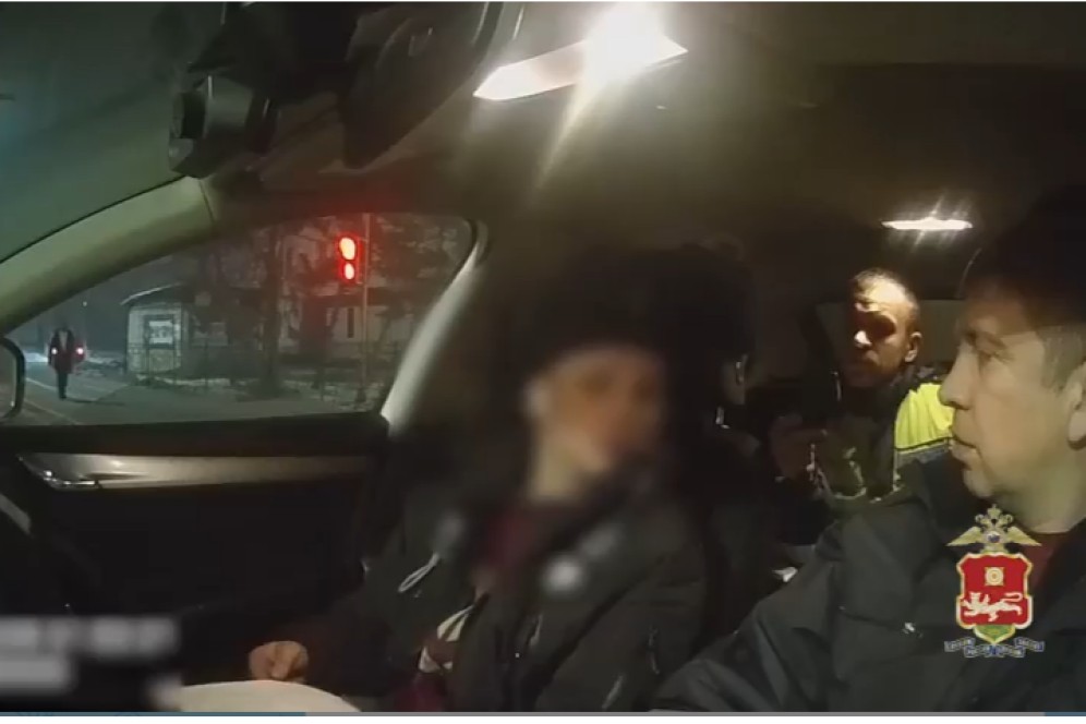 До слез: в Черногорске пьяный бесправник разбил новую Mazda, уходя от ГАИ