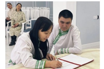 Патриотический брак: доброволец СВО повел невесту под венец в Абакане