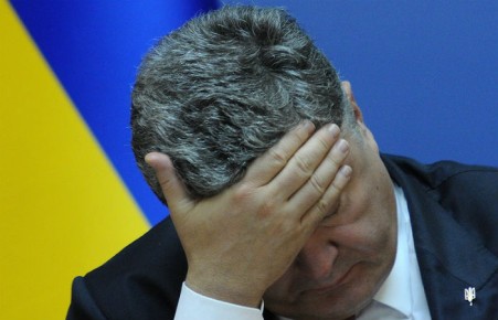 Толпа украинцев прогнала Порошенко с криками «Позор» и «Брехло»