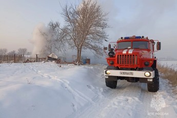 В Хакасии из-за недосмотра за печью загорелась крыша дома
