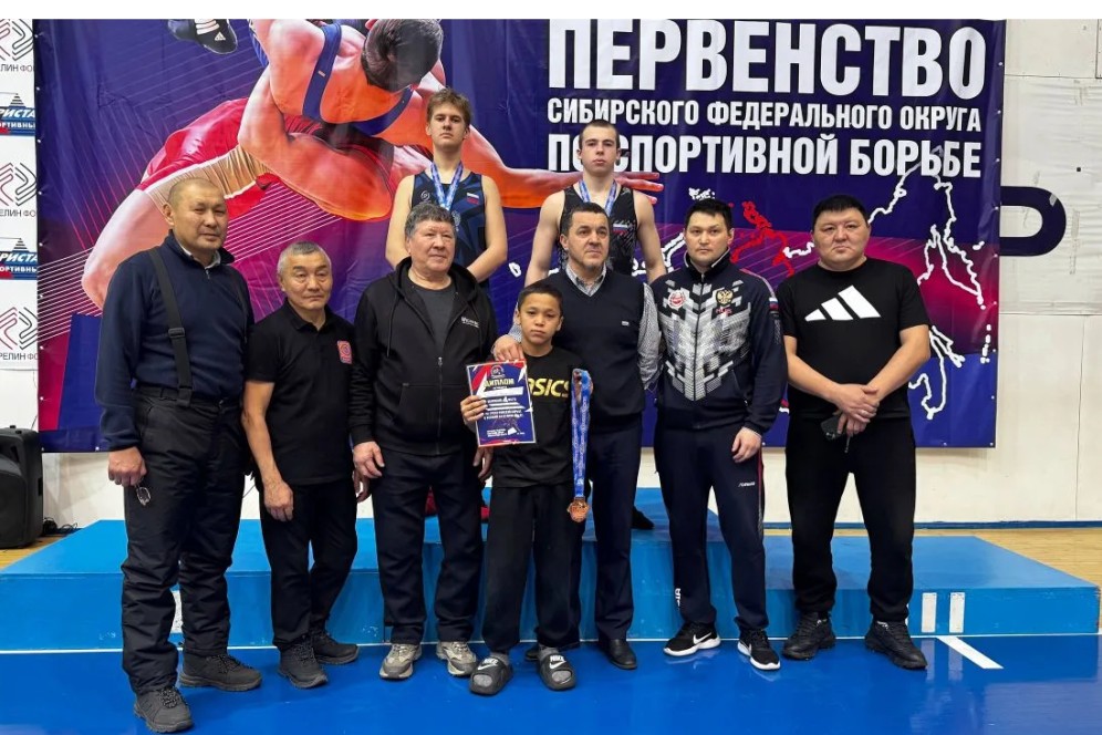 Абаканский борец завоевал серебро на первенстве Сибири и путевку на всероссийские соревнования