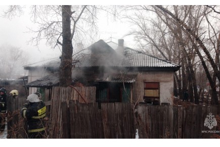 Загорание жилого дома в Черногорске ликвидировано без пострадавших