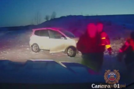 На юге Красноярского края полицейские применили оружие для задержания пьяного нарушителя