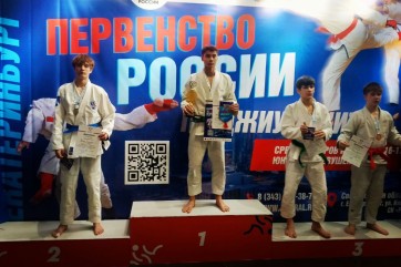 Серебро первенства России по джиу-джитсу взял спортсмен из Хакасии Станислав Франц