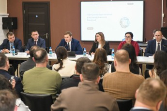 Валентин Коновалов поддержал пищевиков Хакасии: приоритет — экспорт и федеральные сети