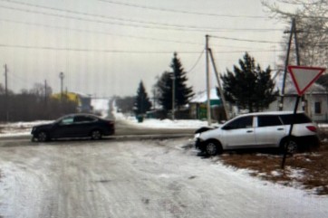 Непредоставление преимущества в Черногорске привело к аварии с травмированной пассажиркой
