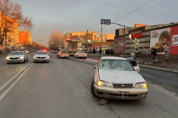 ДТП в Абакане: водитель "Toyota" сбил двух 16-летних школьниц