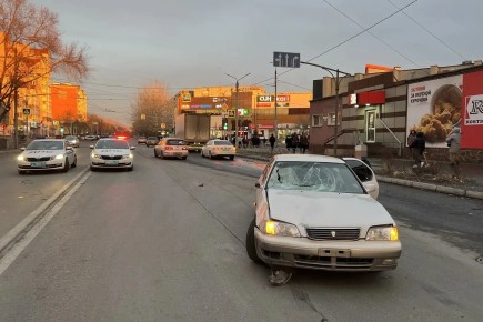 ДТП в Абакане: водитель "Toyota" сбил двух 16-летних школьниц