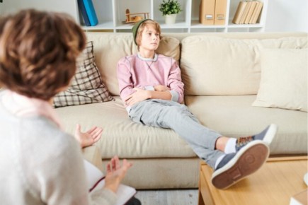 Современные дети живут без пауз: психолог о гаджетах, подростковой агрессии и сигналах, которые взрослые часто не слышат