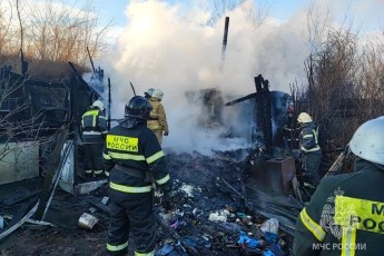 В Хакасии за сутки потушили 14 пожаров на фоне сильного ветра