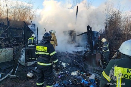 В Хакасии за сутки потушили 14 пожаров на фоне сильного ветра