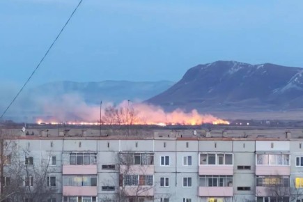 В Хакасии тушат ландшафтный пожар в двух километрах от Пригорска