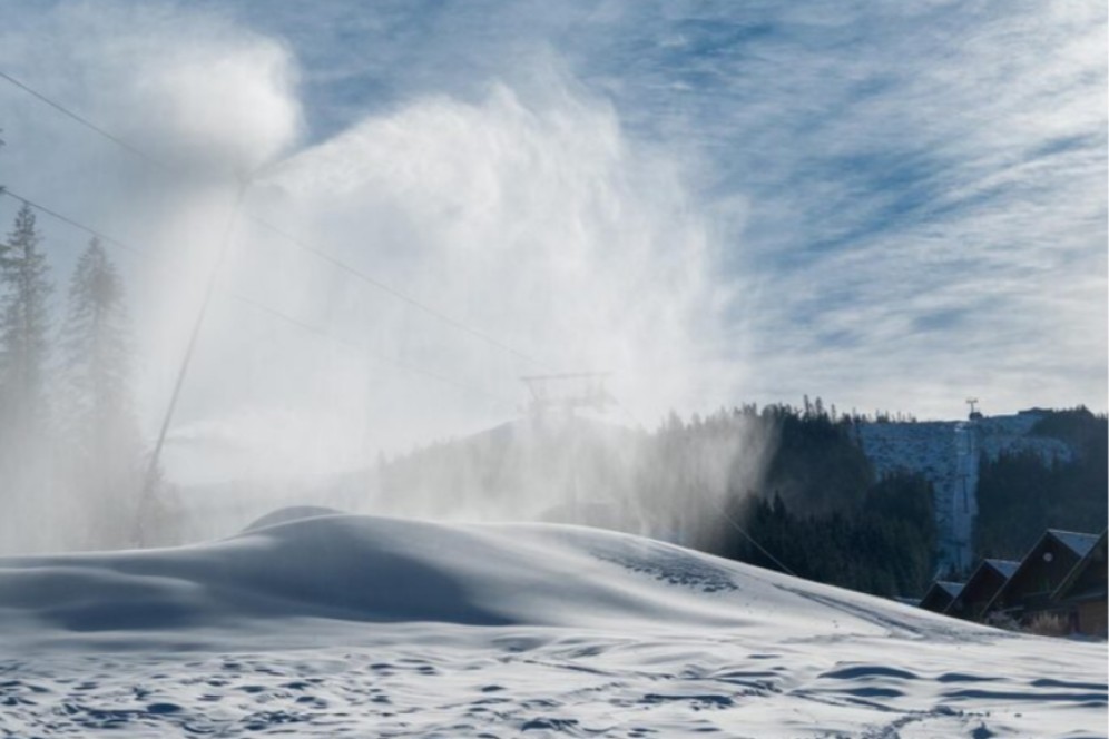 Сильный ветер и снег в Хакасии: штормовое предупреждение на 15 марта