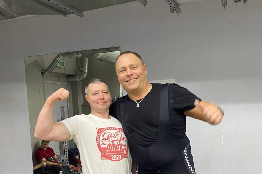 Победитель чемпионата Хакасии по пауэрлифтингу - ветеран СВО из Абакана
