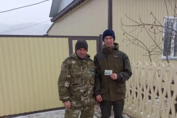 В Хакасии самому молодому охотнику вручили охотничий билет