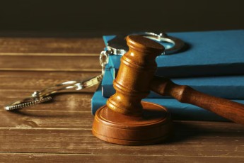 В Бейском районе Хакасии 65-летний мужчина предстанет перед судом за убийство знакомой