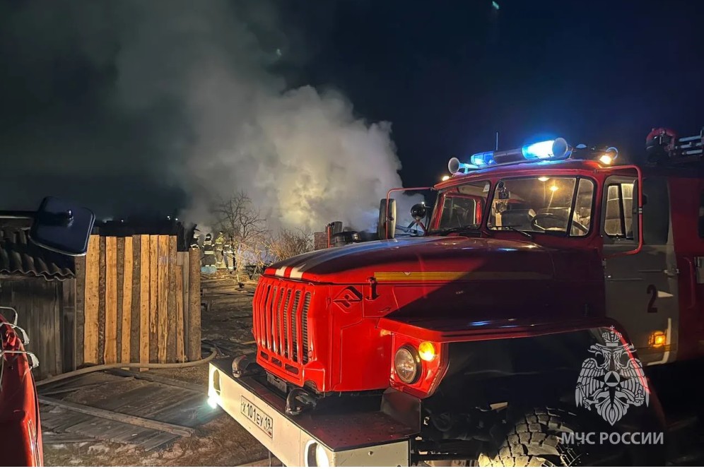 За минувшие сутки в Хакасии потушили два пожара в надворных постройках
