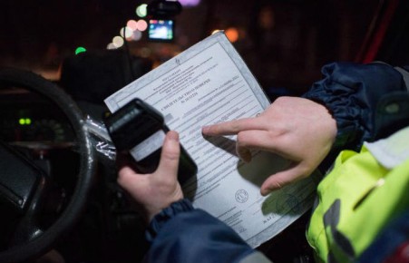 За отказ пройти медосвидетельствование водителей будут лишать прав на три года и штрафовать на 35 тыс. руб.