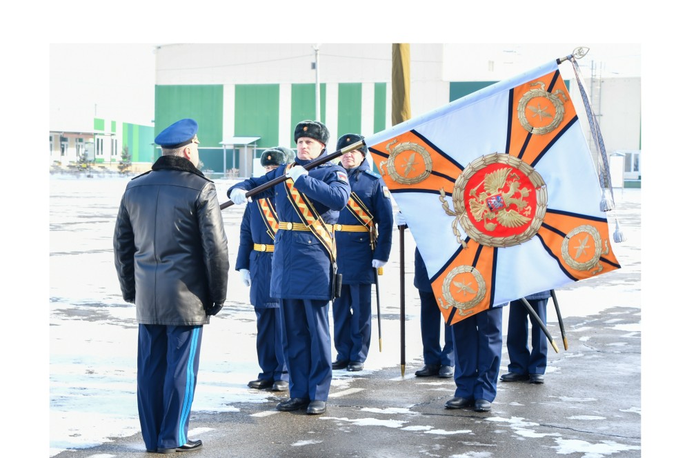 Глава Хакасии принял участие в церемонии вручения боевых знамен воинским формированиям