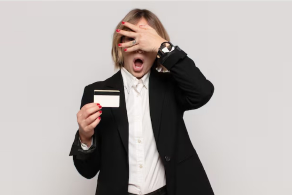 Жительница Усть-Абакана украла деньги с карты собутыльника