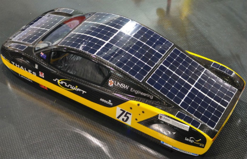 Первый электромобиль на солнечных батареях создадут в России