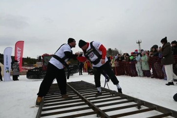 Атлеты из Абакана установили в Красноярске рекорд России по тяге ратрака