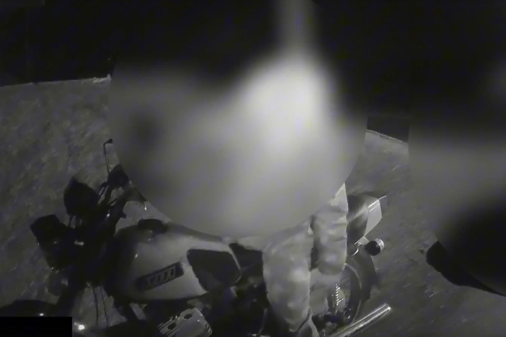 Без шлема и прав: в Ширинском районе задержали 14-летнего  мотоциклиста, который вез свою семью