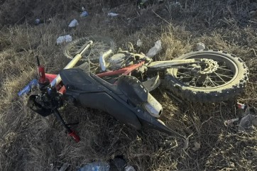 В Саяногорске водитель мотоцикла съехал в оросительный канал