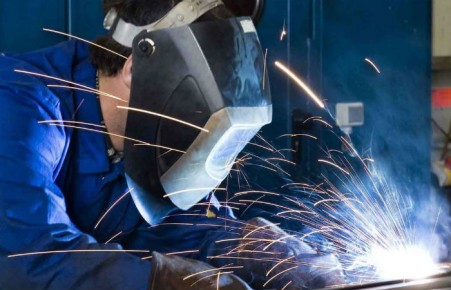 На АО "Хакасвзрывпром" серьезно пострадал рабочий