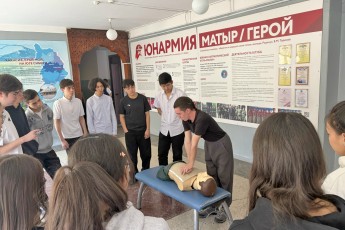 Школьники Абакана освоили первую помощь на хакасском языке