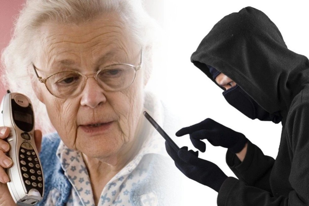 В Абакане мошенники обманули пенсионерку на 450 тыс. рублей под видом компенсации за БАДы