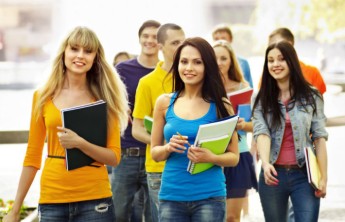 Опрос показал основные приоритеты российской молодежи