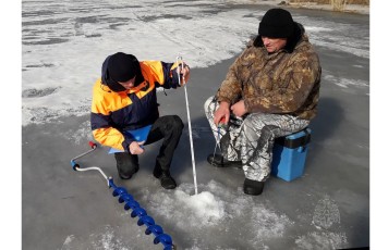 В Хакасии лед на водоемах ослабевает: спасатели предупреждают об опасности